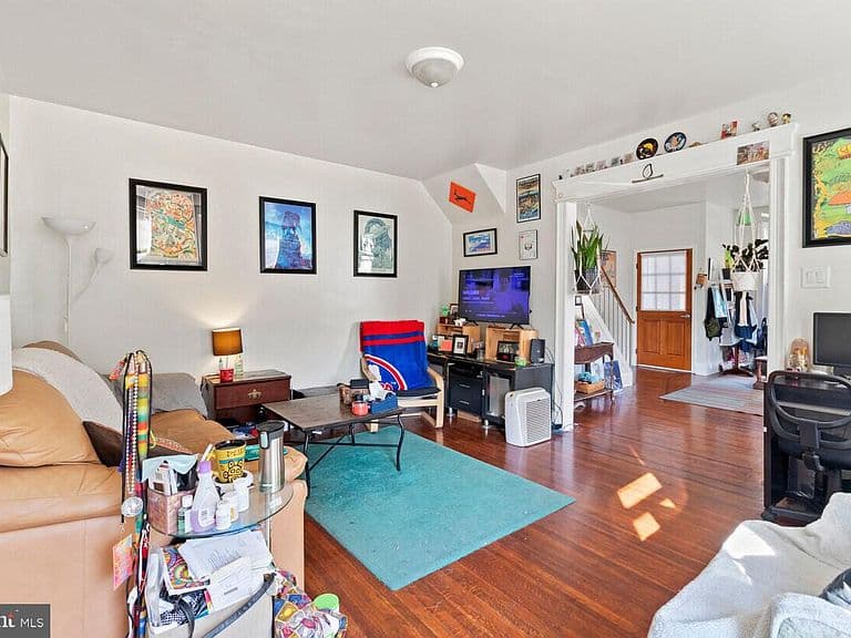 Listing photo 3