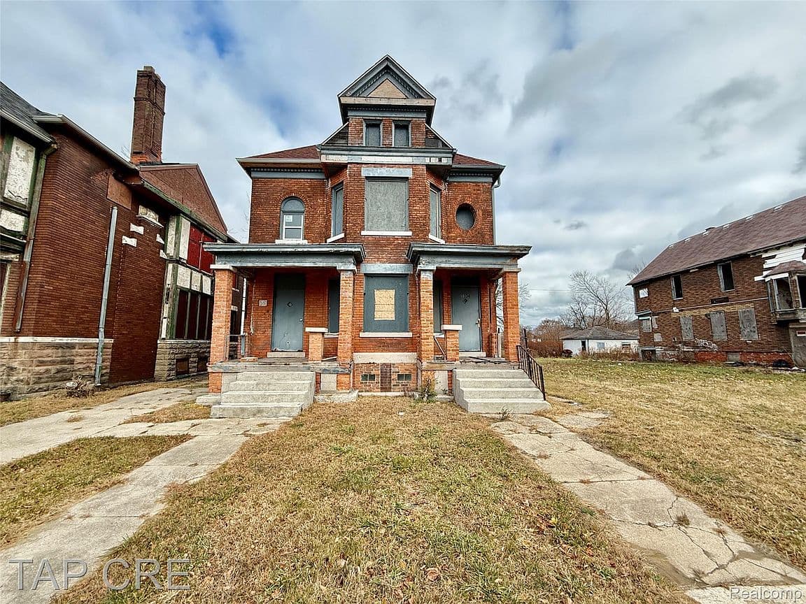 Primary listing photo