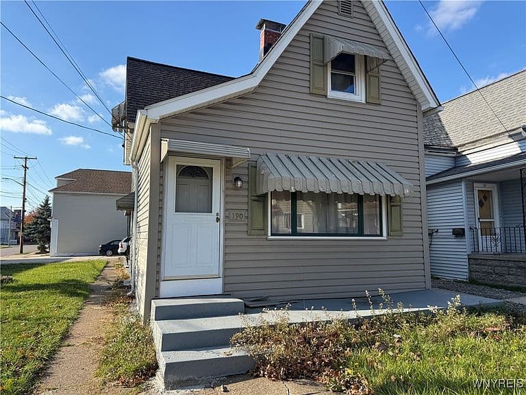Listing photo 2