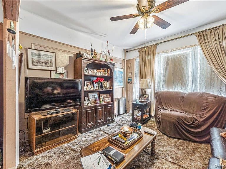 Listing photo 5