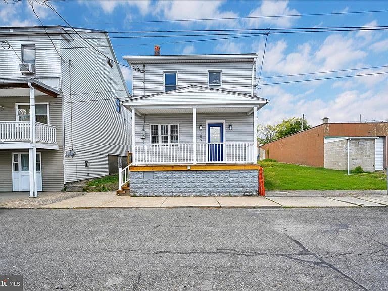 Listing photo 2