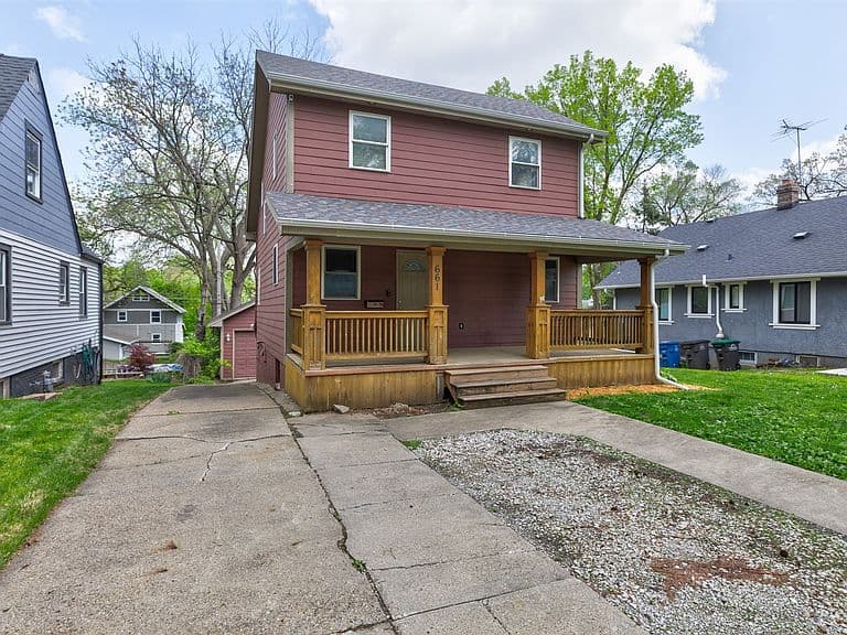 Listing photo 2