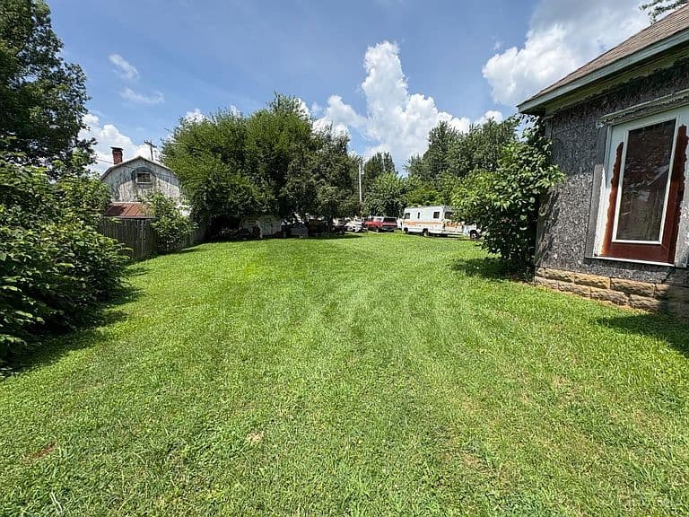 Listing photo 5