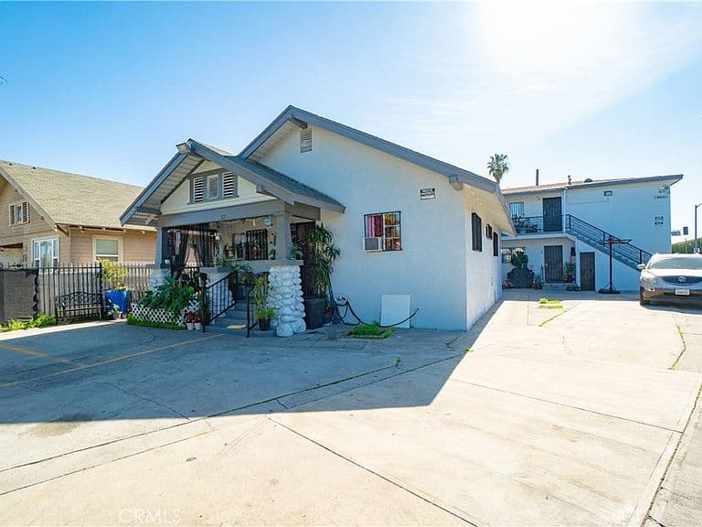 Listing photo 4