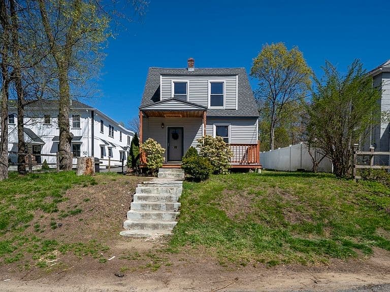 Listing photo 2