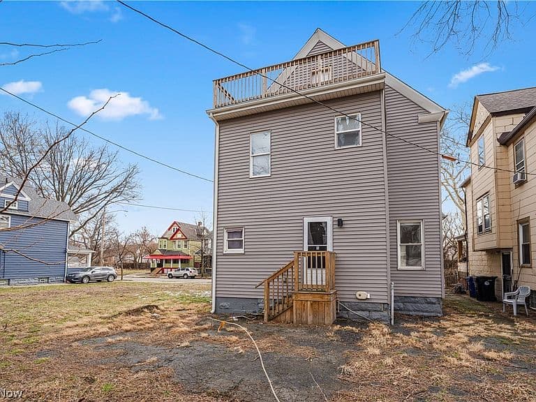 Listing photo 4