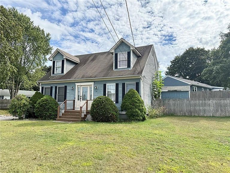 Listing photo 3