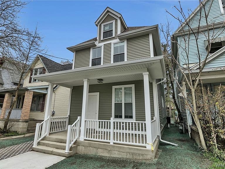 Listing photo 2