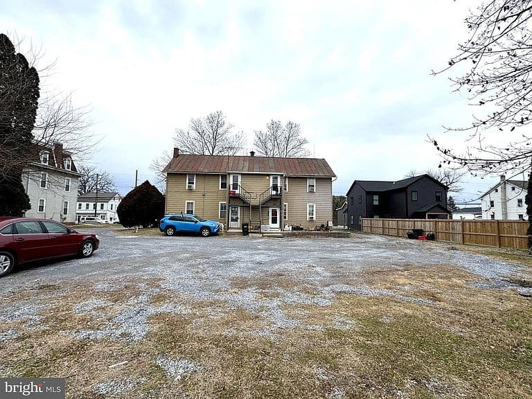 Listing photo 3