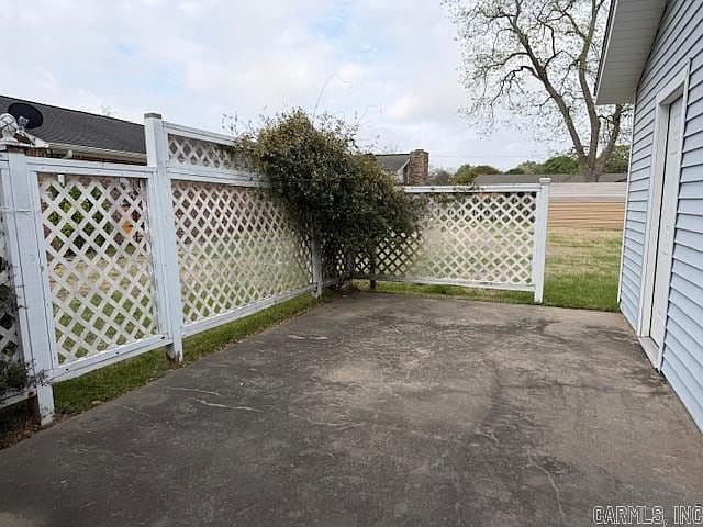Listing photo 4