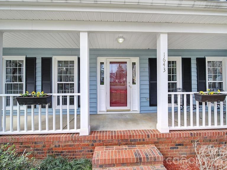 Listing photo 3
