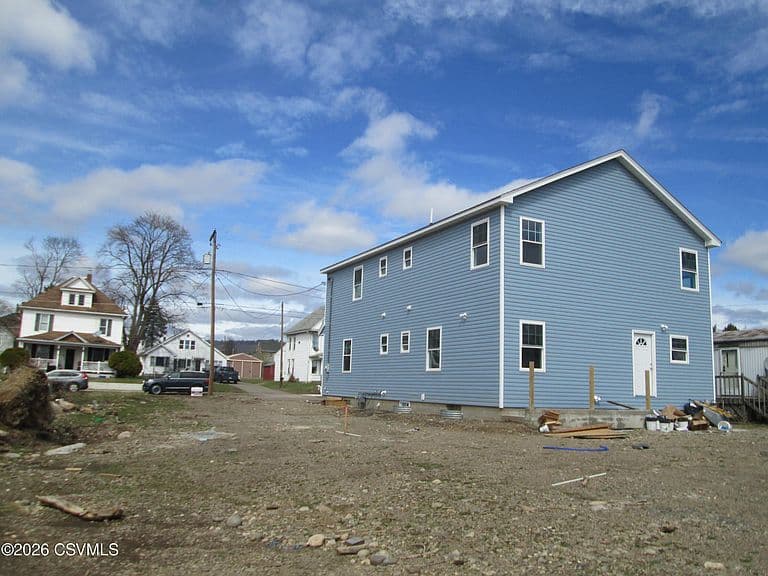 Listing photo 5