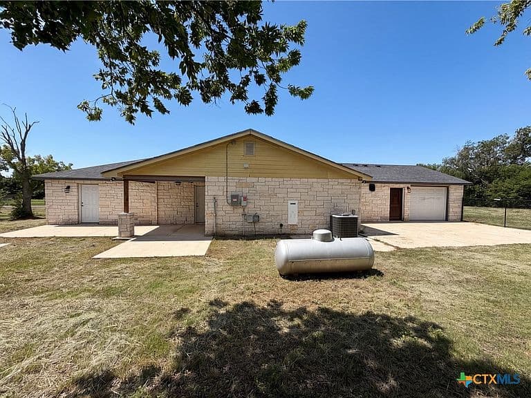 Listing photo 5