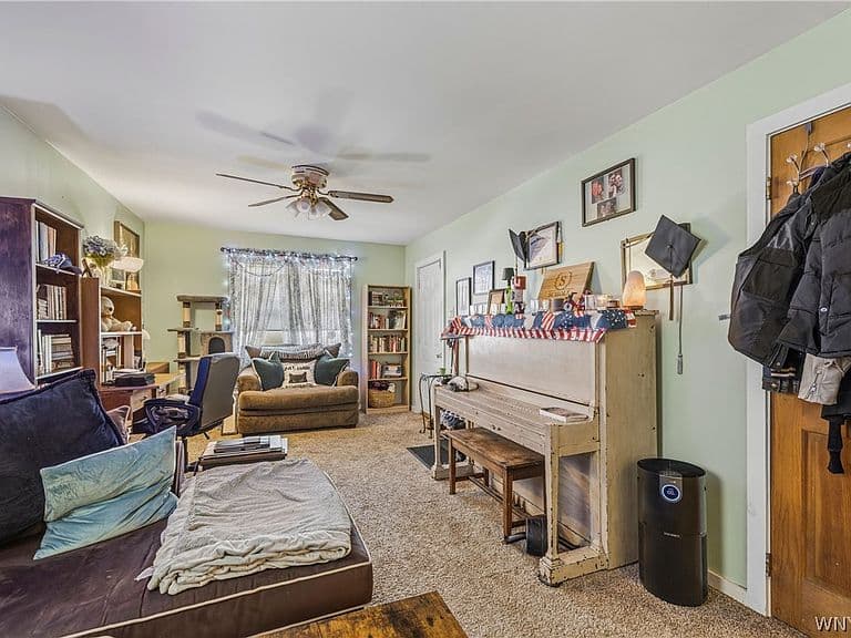 Listing photo 5