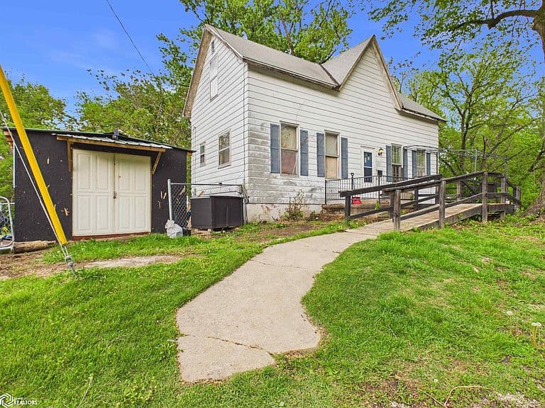 Listing photo 3