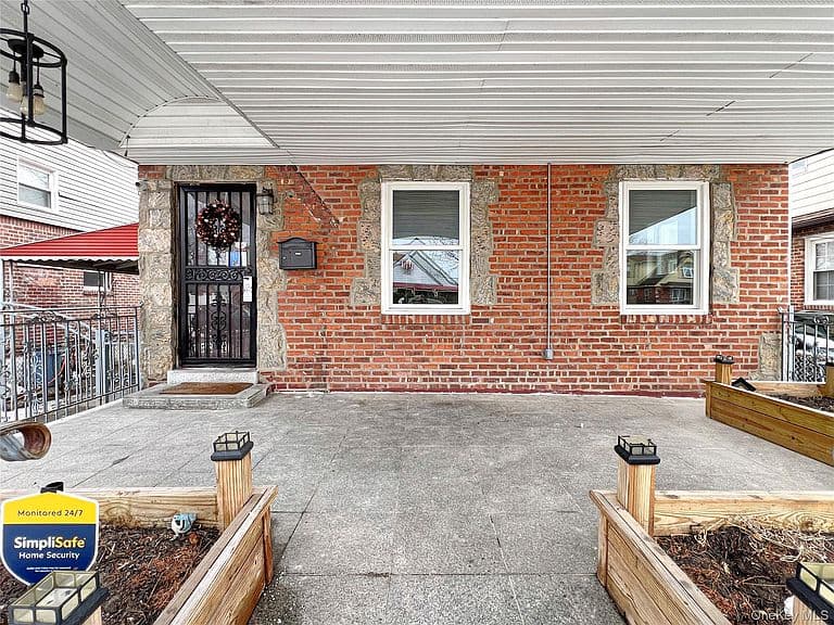 Listing photo 3