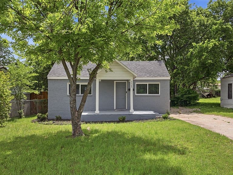 Listing photo 2