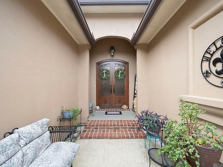 Listing photo 3
