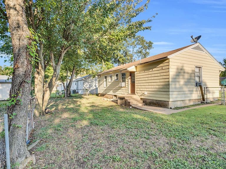 Listing photo 4