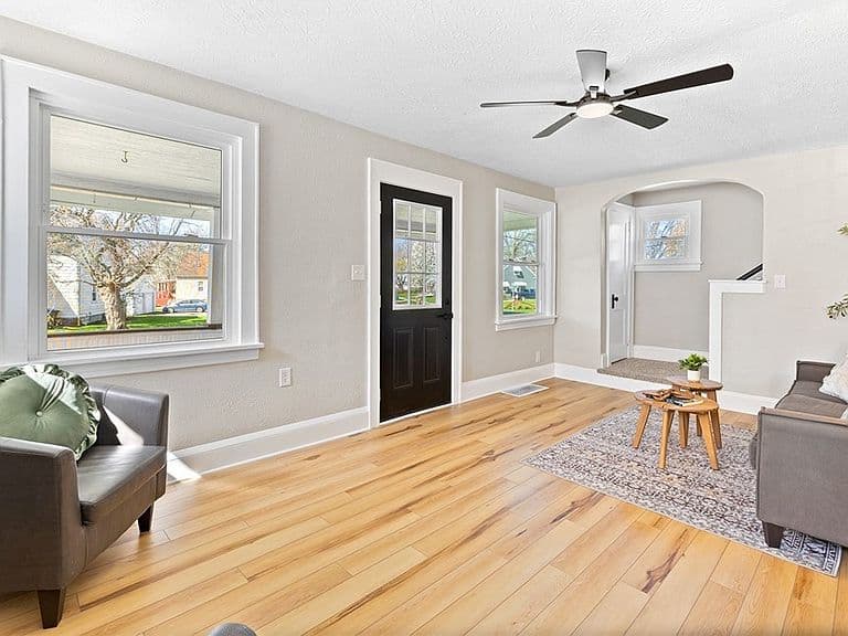 Listing photo 5