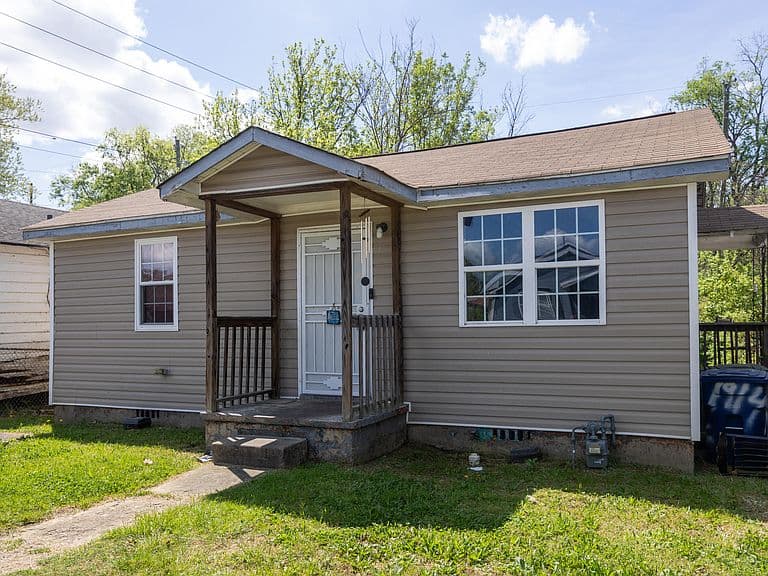 Listing photo 2