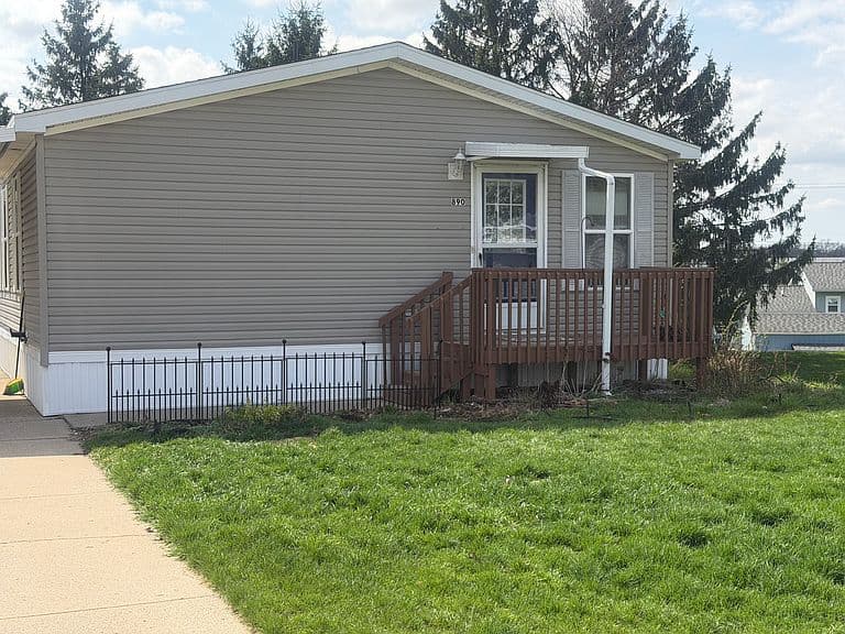 Listing photo 2