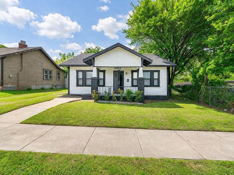 Listing photo 3