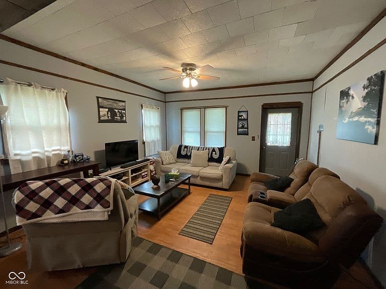 Listing photo 5