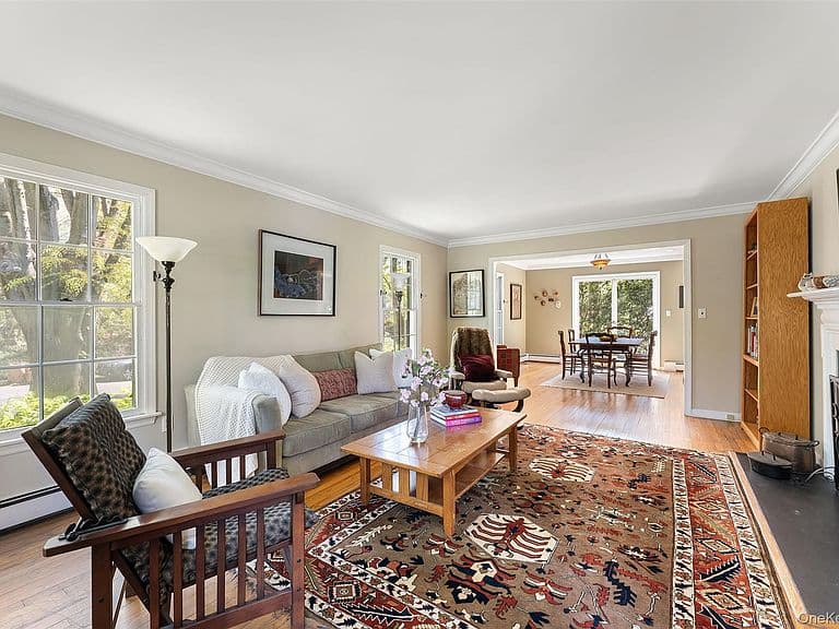 Listing photo 5