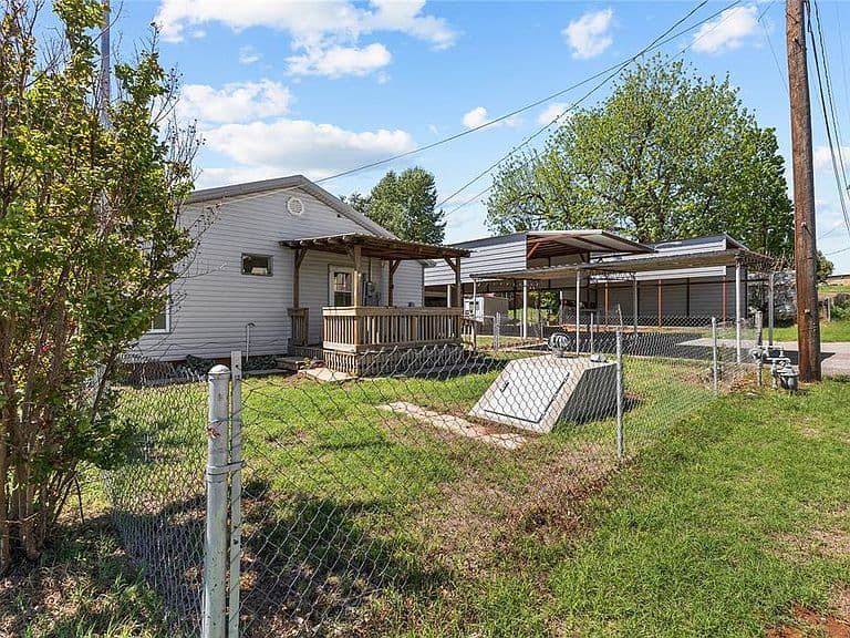 Listing photo 4
