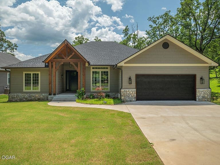 Listing photo