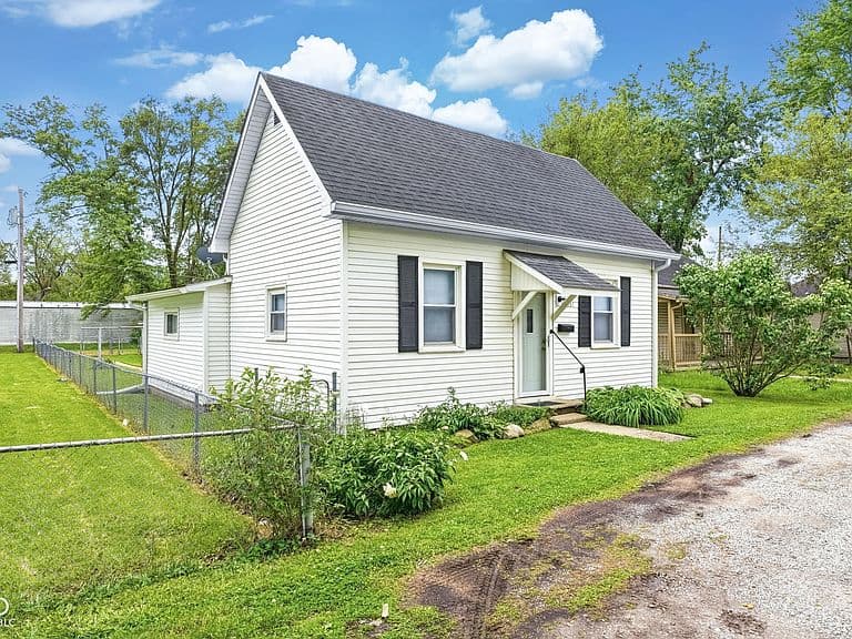 Listing photo 2