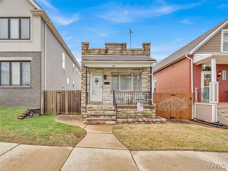 Listing photo 2