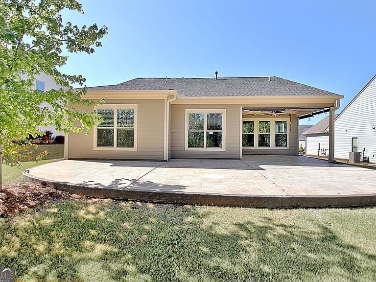Listing photo 4