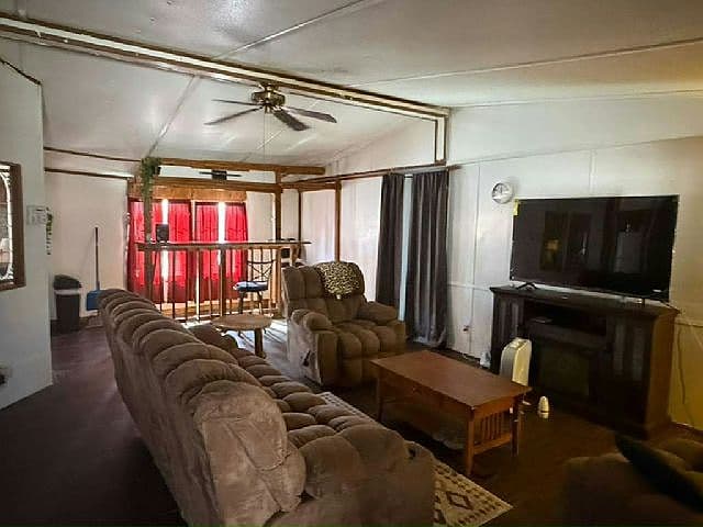 Listing photo 5