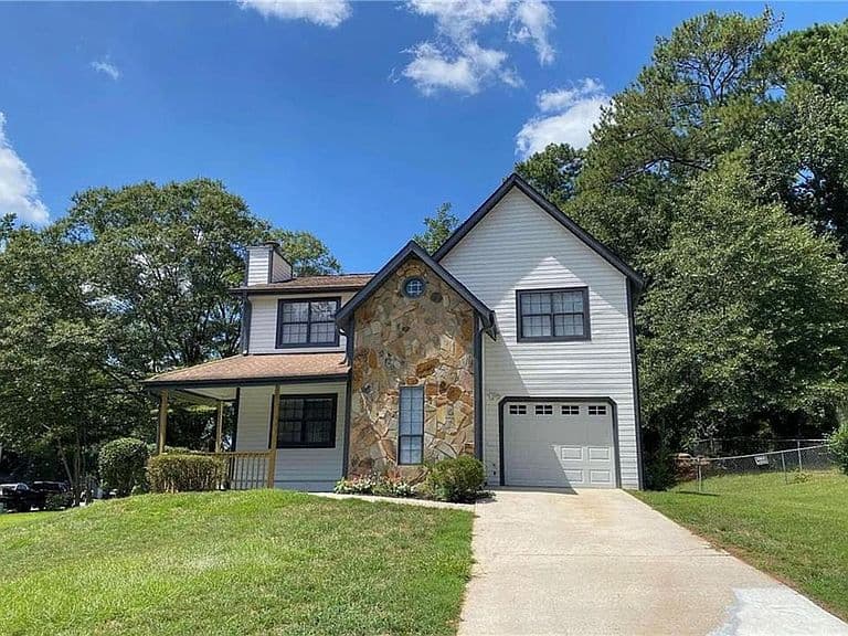 Listing photo 3