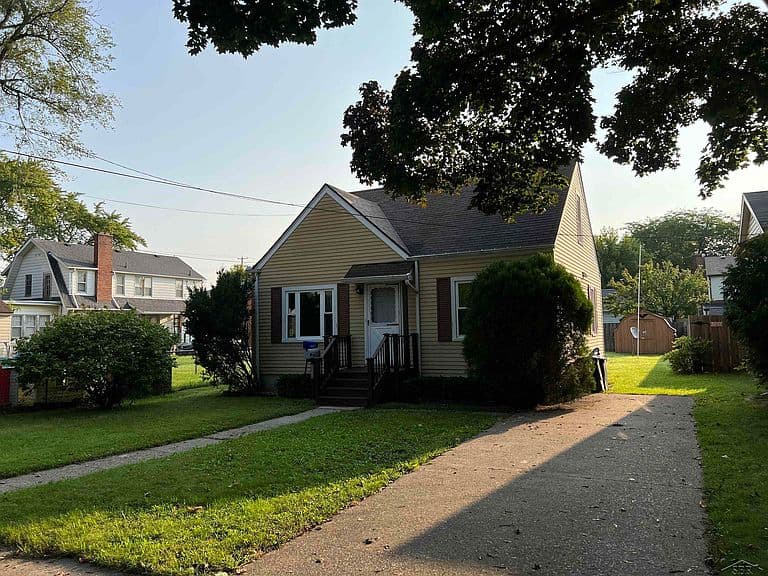 Listing photo 3