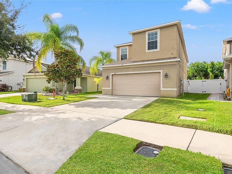 Listing photo 2