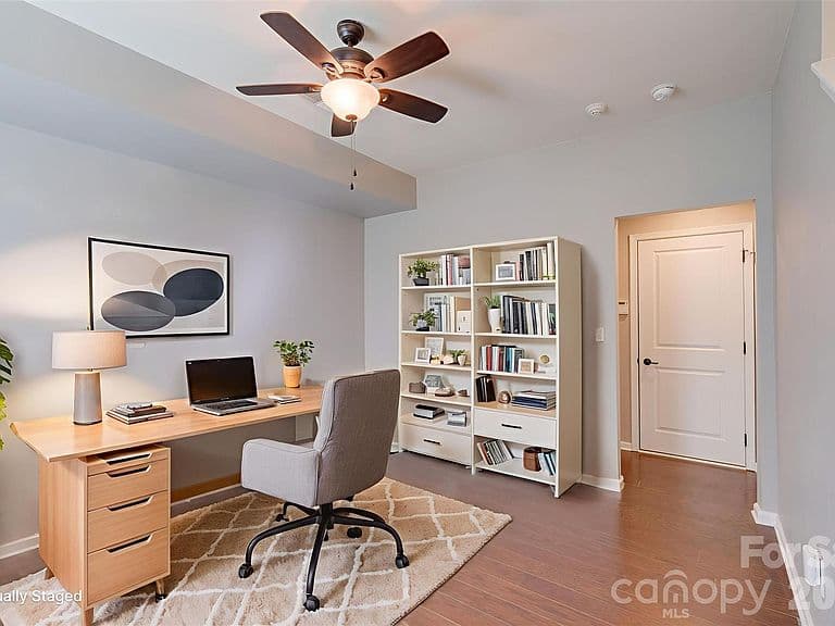 Listing photo 5