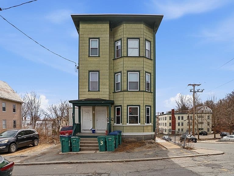 Listing photo 3