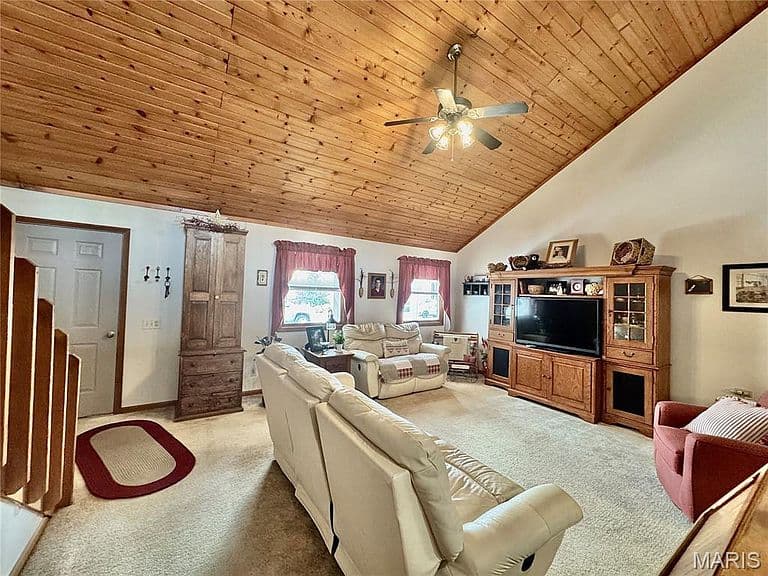 Listing photo 3
