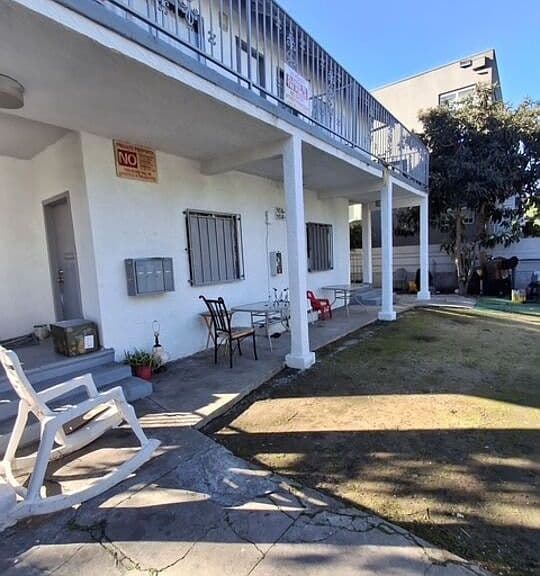 Listing photo 3
