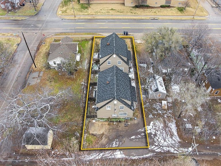 Listing photo 2