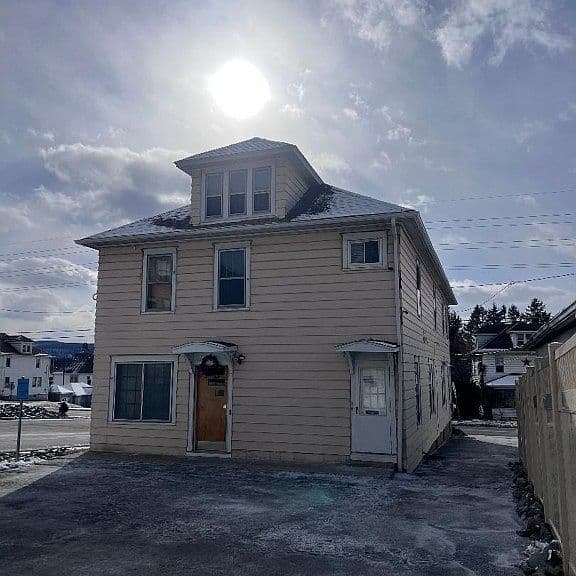 Listing photo 4