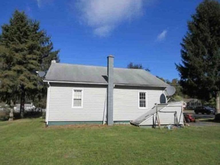 Listing photo 4