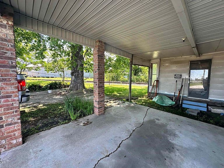 Listing photo 5