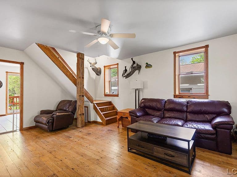 Listing photo 5