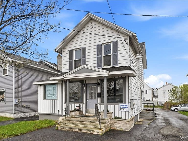Listing photo 3