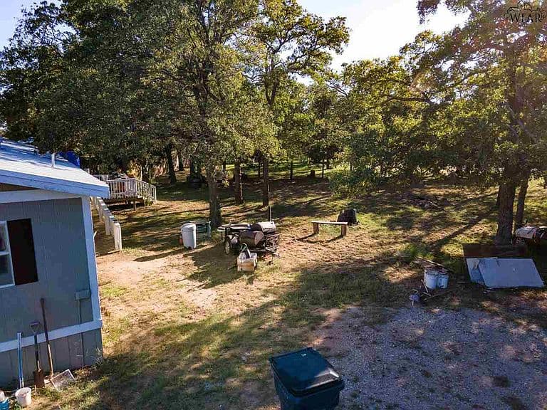 Listing photo 5