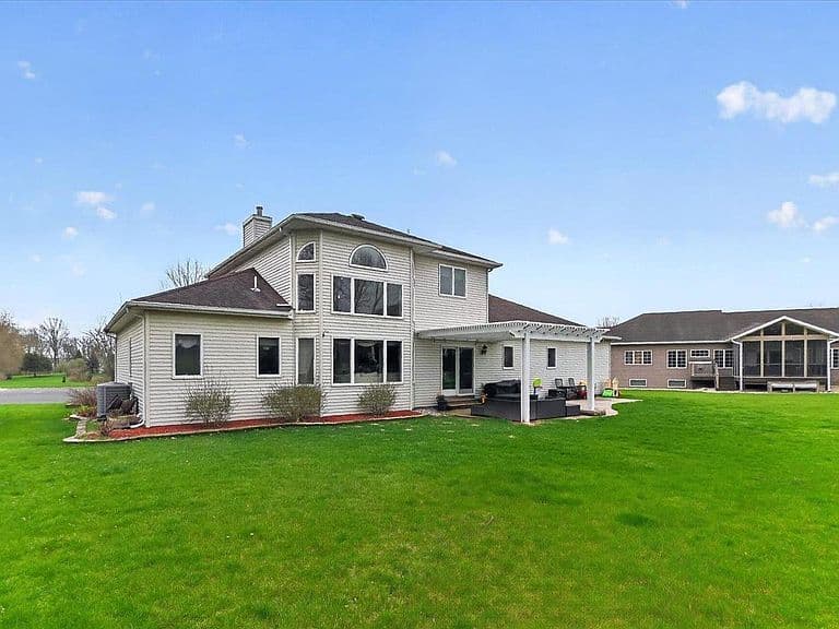 Listing photo 5